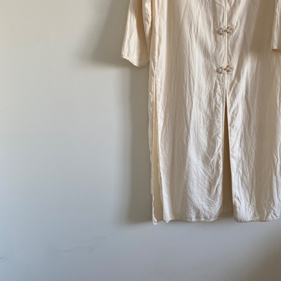 Christine Vancouver Silk Robe — Ivory (M, Late 80s–Early 90s) - Picture 4 of 10